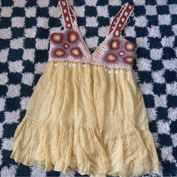 Zara limited edition crochet dress in yellow - Large - Picture 4 of 7